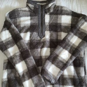 Maurices fleece pullover size medium